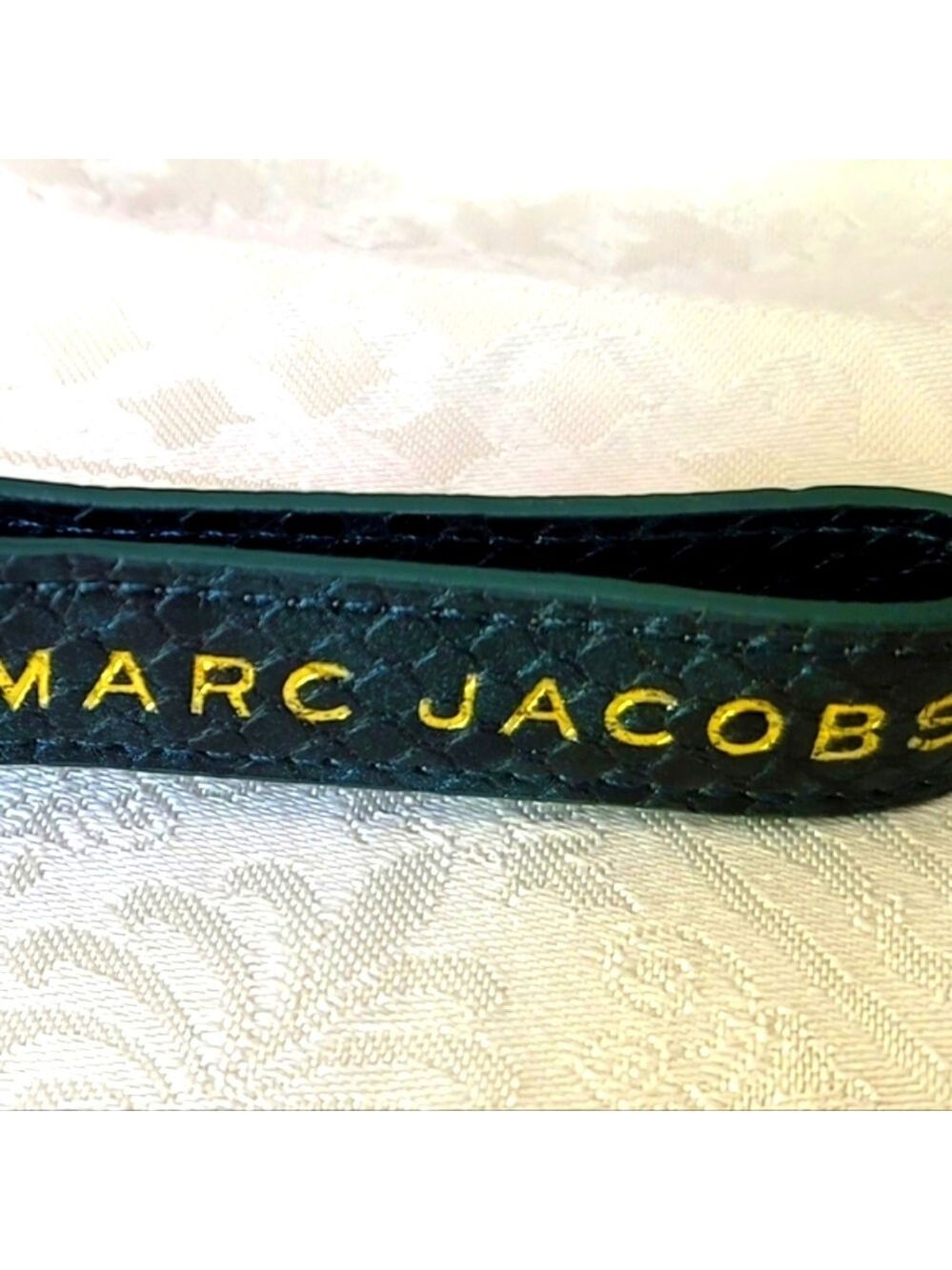 Marc Jacobs Gold Color Keyring - Picture 2 of 6